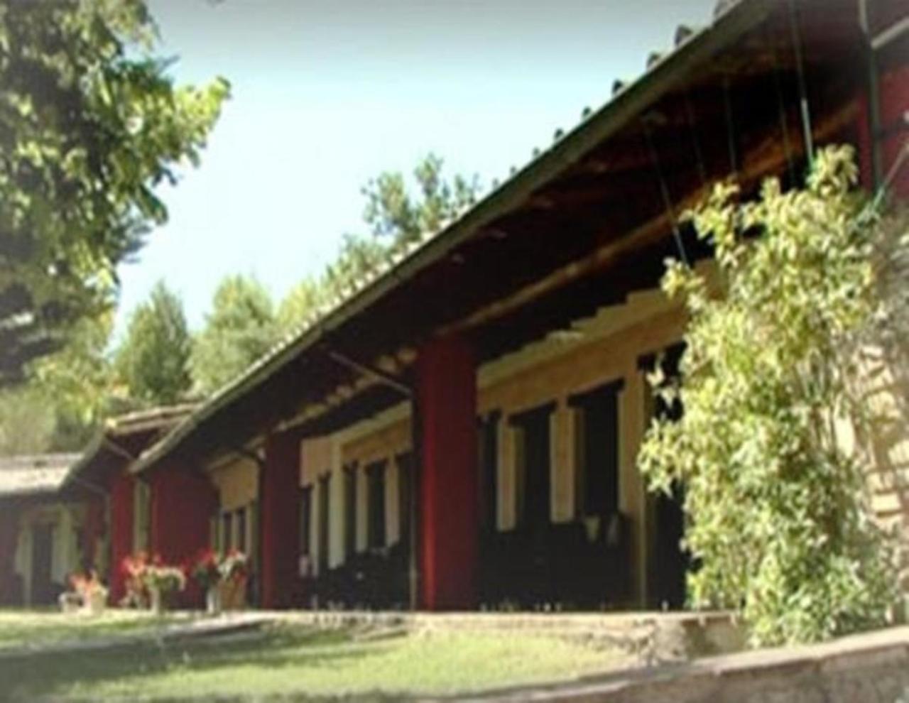 Gasthaus Il Poggio Dei Pettirossi Bevagna Exterior foto