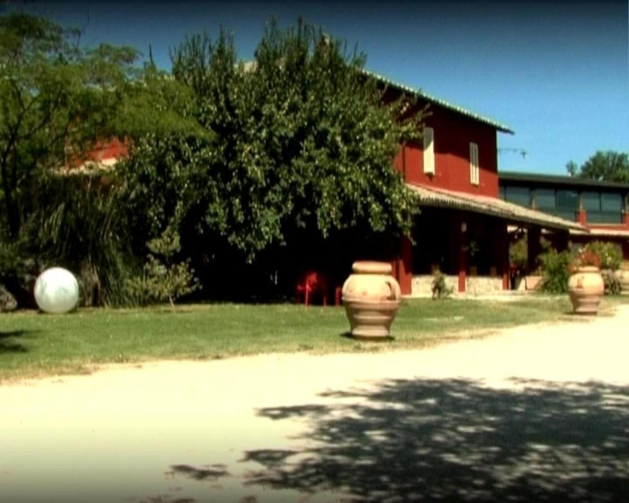 Gasthaus Il Poggio Dei Pettirossi Bevagna Exterior foto
